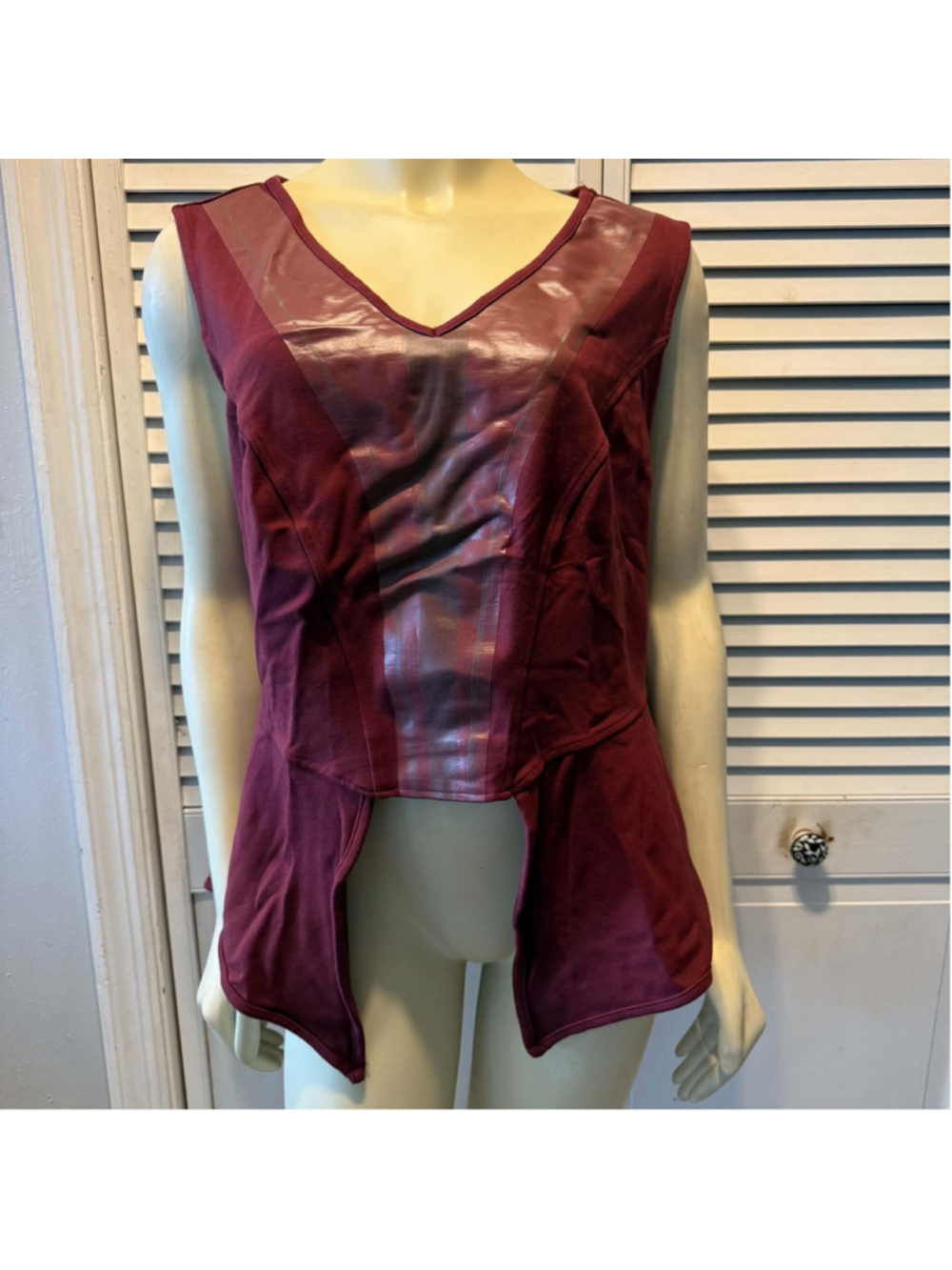 Her Universe WandaVision Burgundy Sleeveless Peplum Top Size 2X
